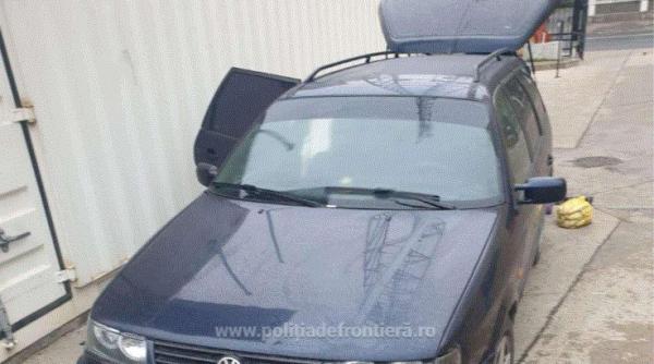 Șofer, amendat de polițiștii de frontieră. Portbagajul mașinii era plin cu pește, prins ilegal 