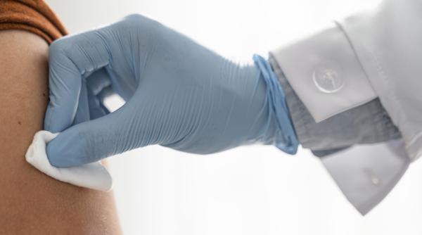 46 de persoane au primit din greşeală un vaccin anti-COVID-19 în loc de cel antigripal, în Brazilia