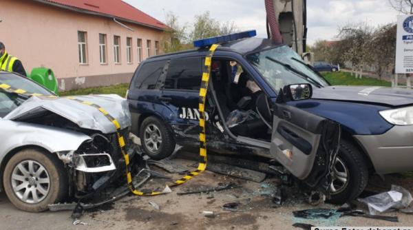 Un jandarm român, în comă, în urma unui accident cumplit. Mai multe persoane în stare gravă