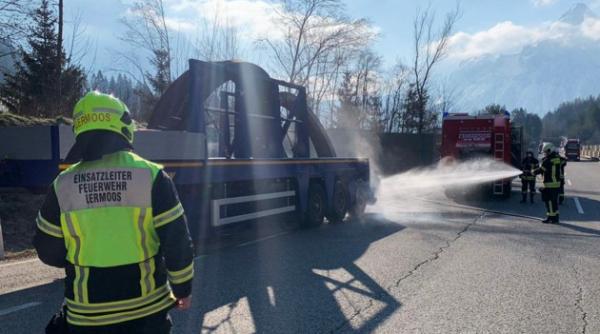 Panică într-un tunel din Austria pentru un șofer român al unui camion: „Iese forte mult fum!“