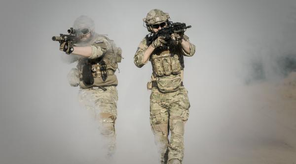 Atac cu rachete asupra unei baze aeriene din Irak în care sunt militari americani 