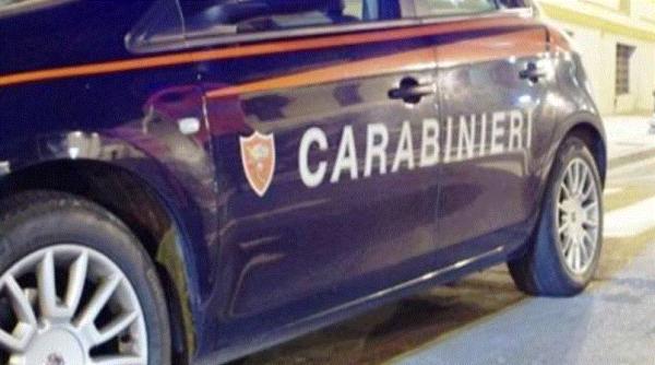 Italia. Româncă, prinsă la furat într-un magazin. Tânăra pusese ochii pe niște bijuterii la modă