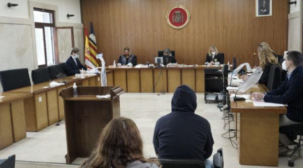 Român, expulzat din Spania pentru că și-a violat și maltratat iubita. A amenințat-o că o va tăia bucățele și le va trimite familiei 