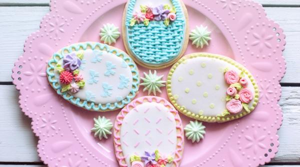 Biscuiţi de Paşte în patru paşi. Dulciuri de casă pentru cei mici şi cei mari, care îţi vor înveseli masa festivă