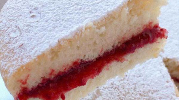 Prăjitură delicioasă cu gem. Fără ouă, fără unt și fără lapte. Desertul ideal pentru cei care sunt la dietă