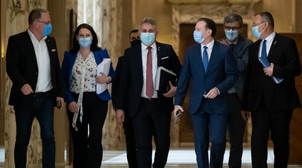 Florin Cîțu a primit un cadou inedit de la colegi