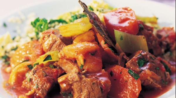 Horoscop de Paște... în bucătărie. Rețetele preferate ale zodiilor: Pentru Fecioare, combinația de miel cu caise este divină