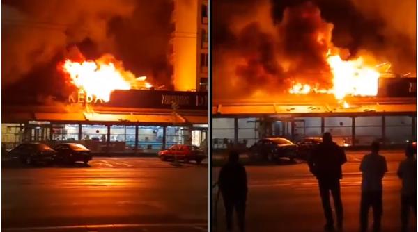 INCENDIU puternic la shaormeria Dristor Kebap din București. Sunt doi răniți - VIDEO