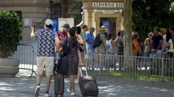 Spania va primi turiștii străini, inclusiv români, din iunie. Condiția impusă de iberici