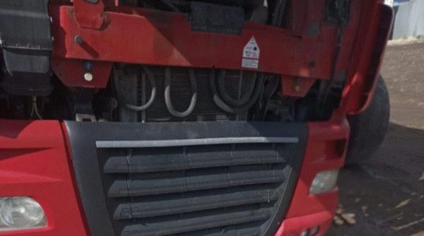 Șofer de TIR din Republica Moldova, strivit de camion, în timp ce schimba o roată