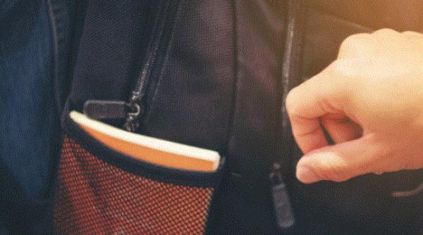 Elveția. Trei românce și un român, arestați după ce au comis jafuri pe bandă rulantă. Cei patru au pus mâna pe 20.000 de franci