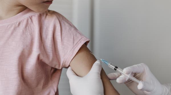 Vaccinul Pfizer, disponibil din iunie pentru copiii cu vârste cuprinse între 12 și 15 ani