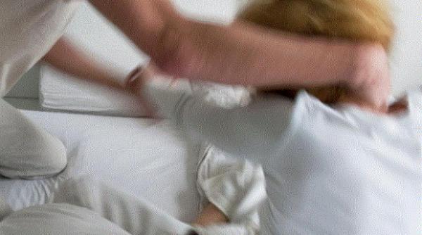 Adolescenţi români, sclavii sexuali ai unui pensionar elvețian de 73 de ani. Bărbatul venea în România pentru turism sexual 