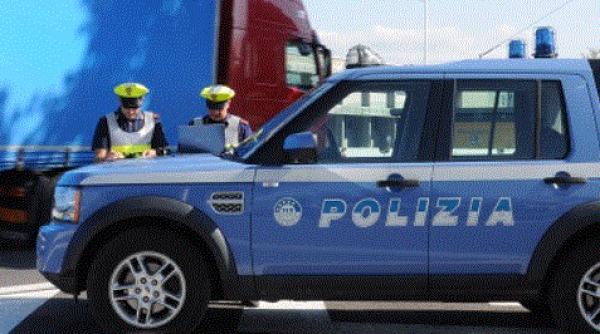 Român, cu mașina burdușită cu bunuri furate din Franța, reținut în Italia. Prada de 20.000 de euro, confiscată