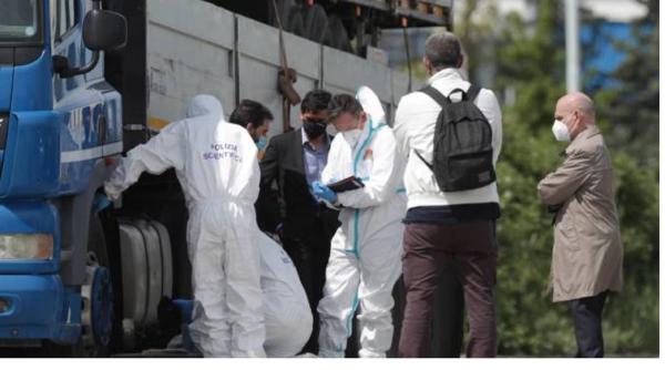 Italia. El este șoferul român de TIR, găsit mort în cabină. Cornel avea gâtul tăiat și cuțitul între picioare