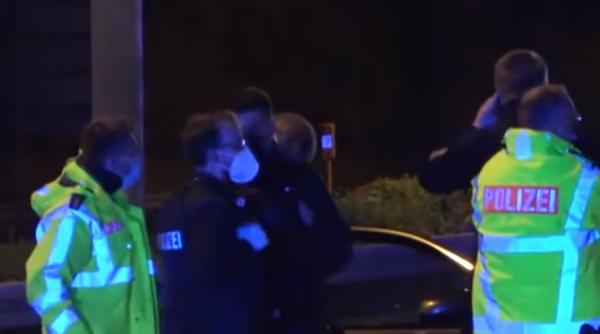 Germania. Trei români au bătut și sugrumat polițiștii care au venit să le întrerupă petrecerea