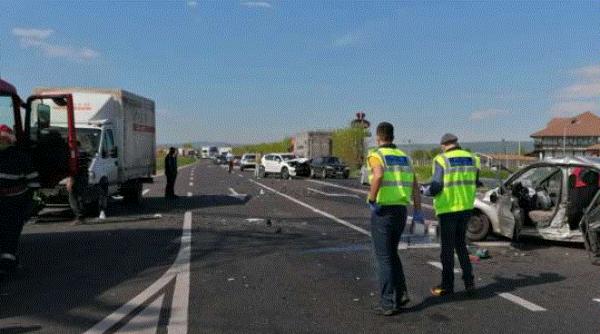 Accident rutier mortal în Vrancea. Impact devastator între trei mașini