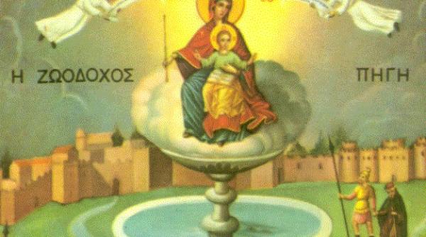 Izvorul Tămăduirii. Ritualul, făcut în Vinerea Luminată, aduce noroc tot anul