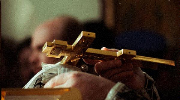 Minoră, agresată sexual la spovedanie de un preot: „Sincer, aș vrea să te sărut și eu”