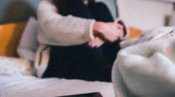 Minore românce, angajate de un bărbat să facă filme pentru adulţi. Le-a promis că le va sprijini financiar 