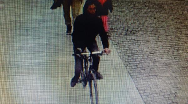 Fetiță româncă de 2 ani, accidentată și abandonată de un biciclist