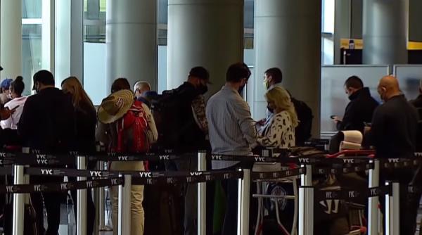 Italia. Zeci de români, blocați pe aeroportul din Bergamo: „Ne-au tratat cu o nesimțire totală, ca pe ultimii oameni!”