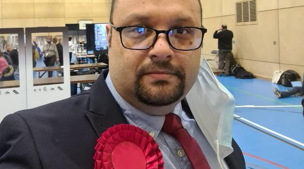 Anglia. Un profesor român, de etnie romă, consilier local în Newcastle: „Nu aveam vechime, dar au dat o derogare”