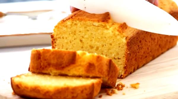 Chec pufos cu iaurt. O rețetă de vis foarte simplă și ușor de reținut. Nu trebuie decât să vă amintiți „1, 2, 3!”