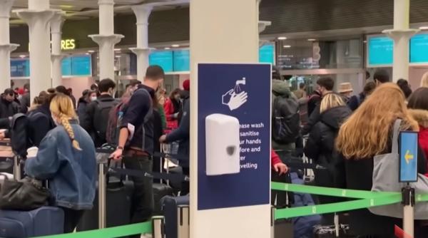 Români, reținuți de Marea Britanie pe aeroport după aterizare: „Nu știm când vom pleca! Ne-au luat telefoanele și lucrurile!”