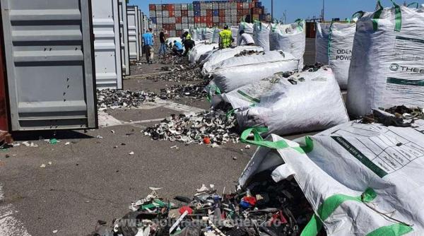 Germania își trimite gunoiul în România. Alte 500 de tone de deșeuri, oprite în Portul Constanţa