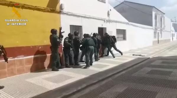 Spania. O româncă, membră a unei rețele internaționale de trafic de droguri, arestată. Infractorii cultivau marijuana pentru piața europeană