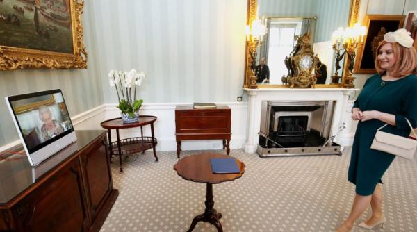 Laura Popescu, ambasadorul României la Londra, Laura Popescu, și-a prezentat scrisorile de acreditare reginei Elisabeta a II-a