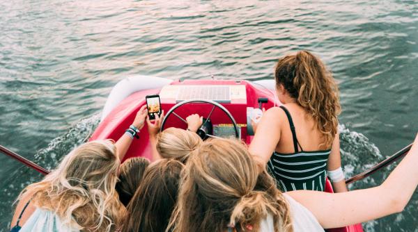 Şapte oameni au murit încecaţi din cauza unui selfie. Două persoane, dispărute