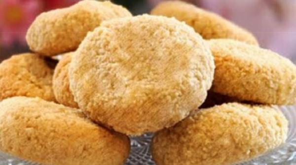 Biscuiți fără făină, din două ingrediente. O porție are doar 60 de calorii. Repede, ușor și delicios