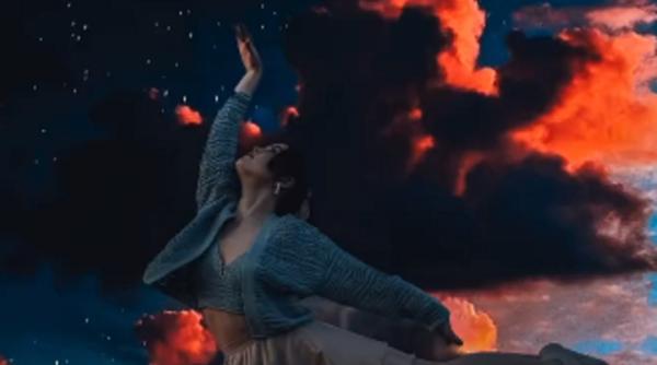 O româncă de 22 de ani are cel mai urmărit clip de pe Instagram din lume - VIDEO