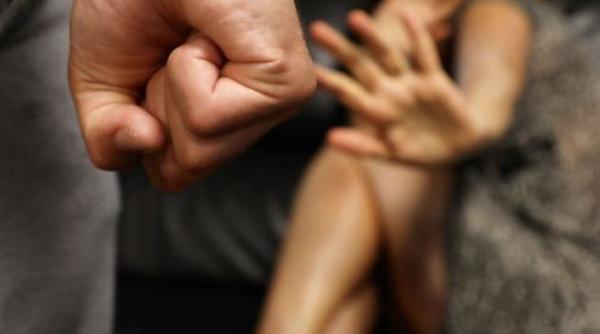 Austria. Româncă, drogată și violată de patru conaționali. Unul dintre bărbați, arestat preventiv în Alba Iulia