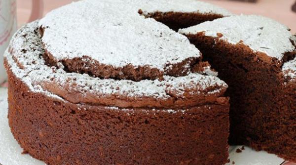 Tort delicios cu ciocolată. Un ingredient special din compoziție combate colesterolul și ajută digestia