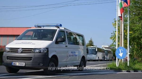 Opt români, carantinați 14 zile de autorități, după ce au prezentat teste false COVID la frontieră