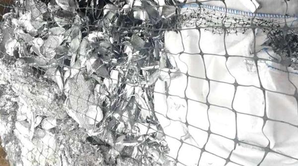 Zeci de tone de deșeuri, oprite, săptămâna trecută, de poliţiştii români de frontieră 