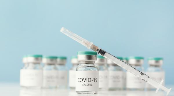 Academia Naţională de Medicină din Franţa cere ca vaccinarea anti-COVID să devină obligatorie