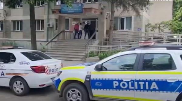 Scandal cu săbii și cuțite de la o fată, în Vaslui. Șase persoane au fost reținute