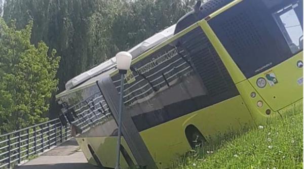 Tocmai se lăsase de făcut curse internaționale: S-a aflat cauza leșinului șoferului autobuzului cu 30 de români, răsturnat la Sibiu