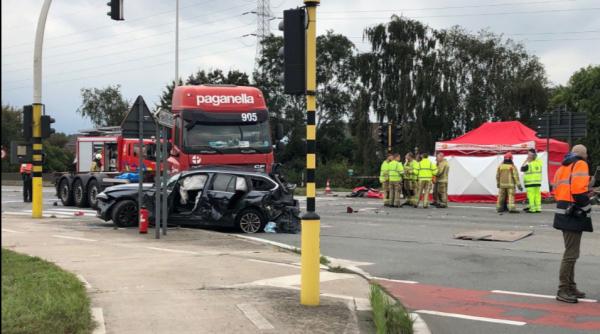 Belgia. Accident MORTAL provocat de un șofer român de TIR. "Conducea cu ochii în telefon, a lovit cu viteză maximă"