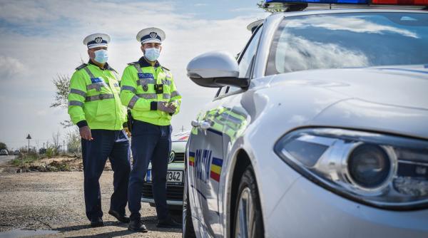 Doi copii, premiaţi de poliţişti pentru sprijinul oferit într-un caz dificil