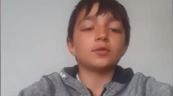 Emanuel, un copil-erou care şi-a salvat surorile din flăcări şi prietenul de la înec. Povestea sa impresionantă