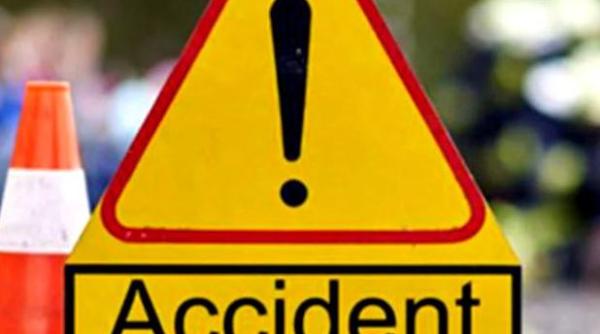 Pericol de explozie, după ce o autocisternă cu motorină s-a răsturnat în județul Vaslui. O persoană, încarcerată