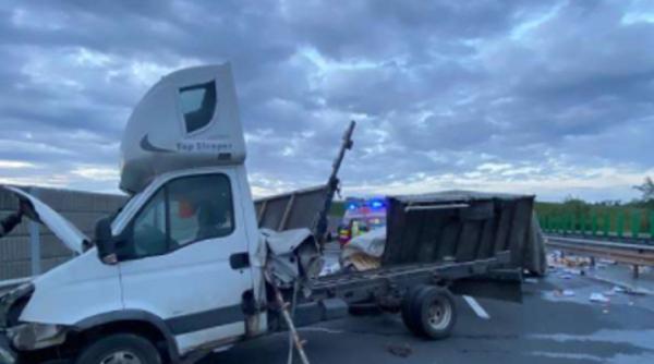 Accident teribil în Alba. Șoferul unei dube și-a pierdut viața după ce s-a izbit violent de parapet