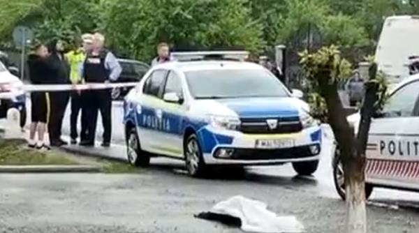 Bărbatul care și-a ucis fosta iubită şi pe copilul acesteia în curtea bisericii, externat de la Spitalul Judeţean Argeş  