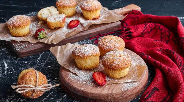 Cea mai bună rețetă de brioșe foarte pufoase. Fără lucruri complicate, fără creme, fără pretenții, doar dragoste în fiecare mușcătură