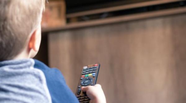 Copil de 9 ani, ÎNJUNGHIAT de tată, după ce a vrut să-și apere mama